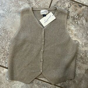 Universal Threads Sweater Vest